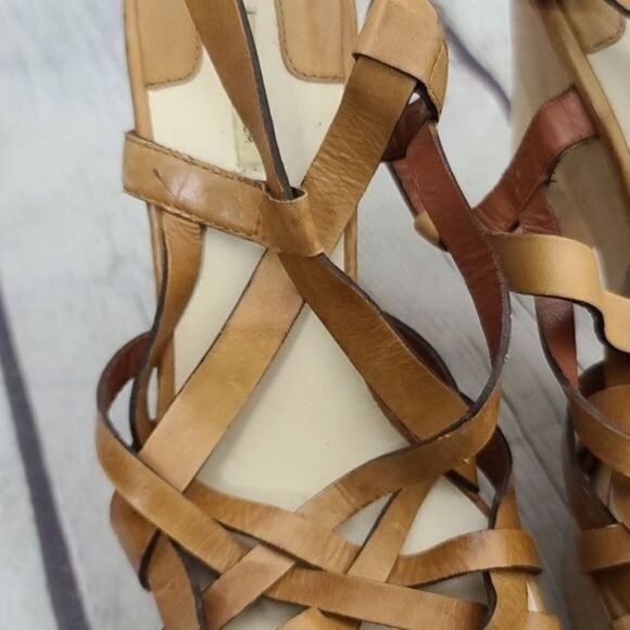 Max Studio Oakey Slingback Wood High Heels - Picture 12 of 13